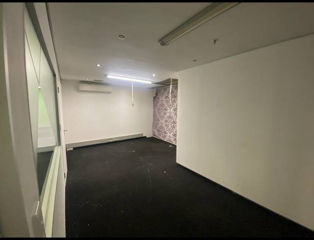 133M² OFFICE TO LET IN WOODSTOCK
